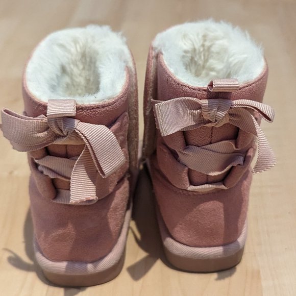 Joe Fresh Pink Infant Girl Boots - Size 6, Cozy Faux Fur Lining, Worn Twice! - Picture 3 of 5
